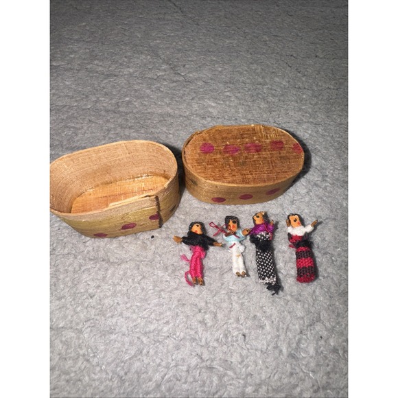Small‎ Wooden Box With Lid Containing Worry Dolls - Picture 1 of 8